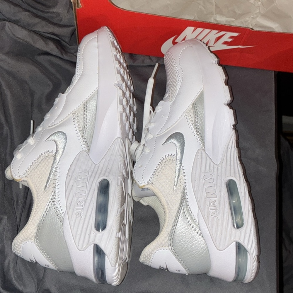 NIB NWT Women's Nike Air Max 8.5 - Picture 6 of 16